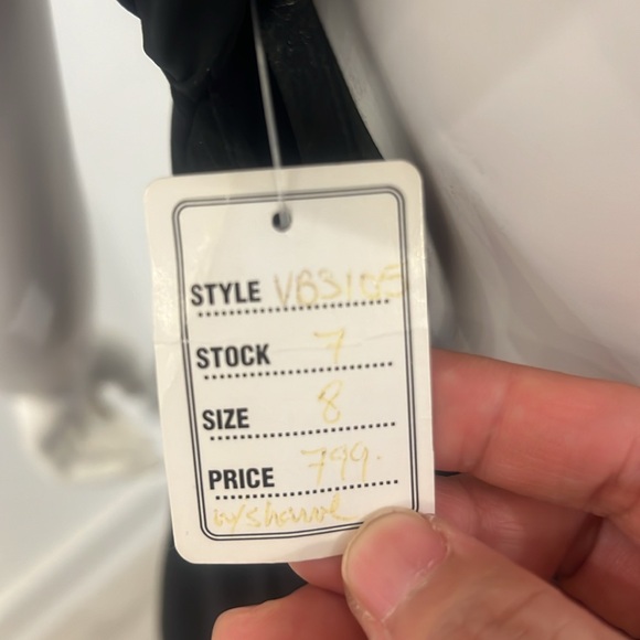 SAMPLE SALE NWT Bella Formals by Venus Bridal Black size 8 one shoulder - Picture 6 of 9